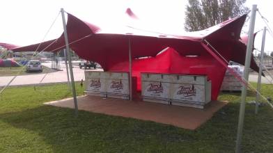 Little red stretch tent